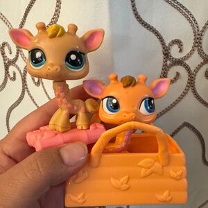 LPS Adorable Giraffe Toy Set